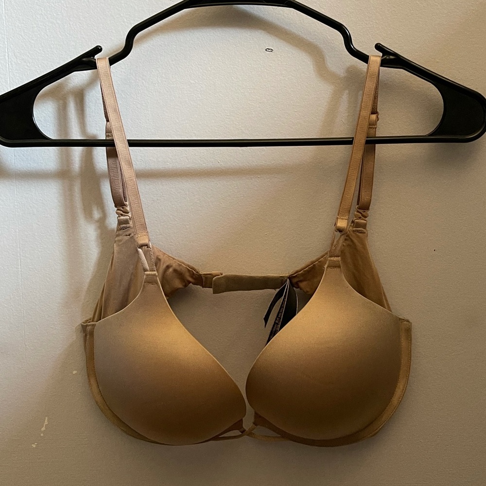 VICTORIAS SECRET VERY SEXY PUSH UP BRA NUDE 34C